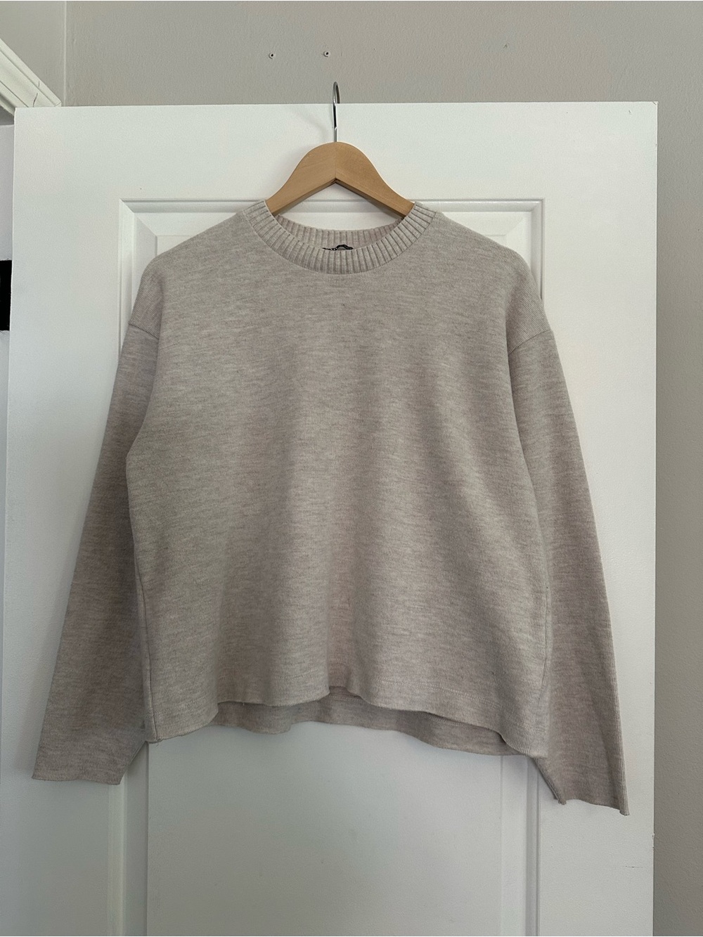 Zara Boxy Relaxed Fit Crewneck Sweater in Oatmeal, Size Medium